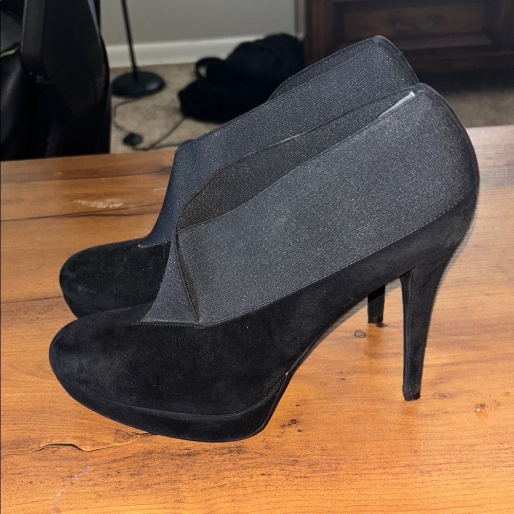 Stuart Weitzman Black Women's heeled booties - Picture 3 of 14